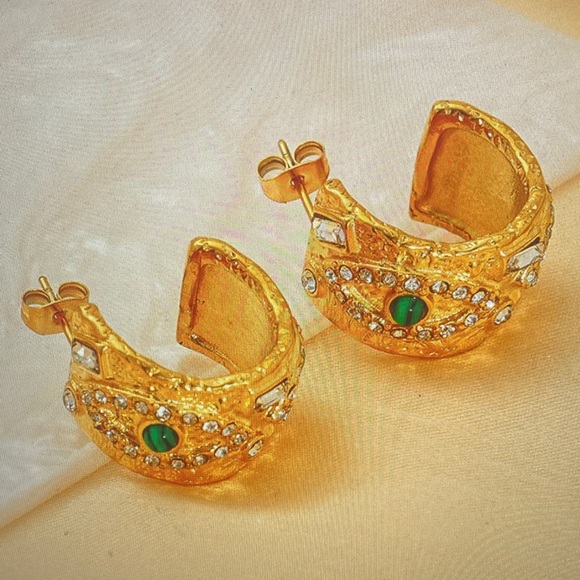 Jewelry - Elegant Gold and Green Crystal Earrings